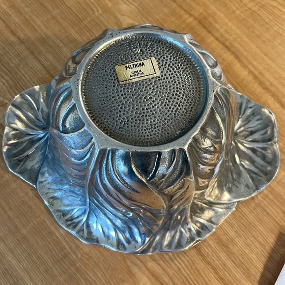 Peltrina Vintage Lettuce Cabbage Leaf Serving Dish - Picture 5 of 6